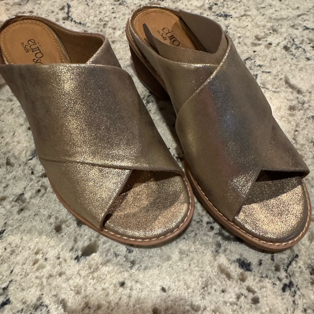 Euro Soft Gold Slide Sandals, 6